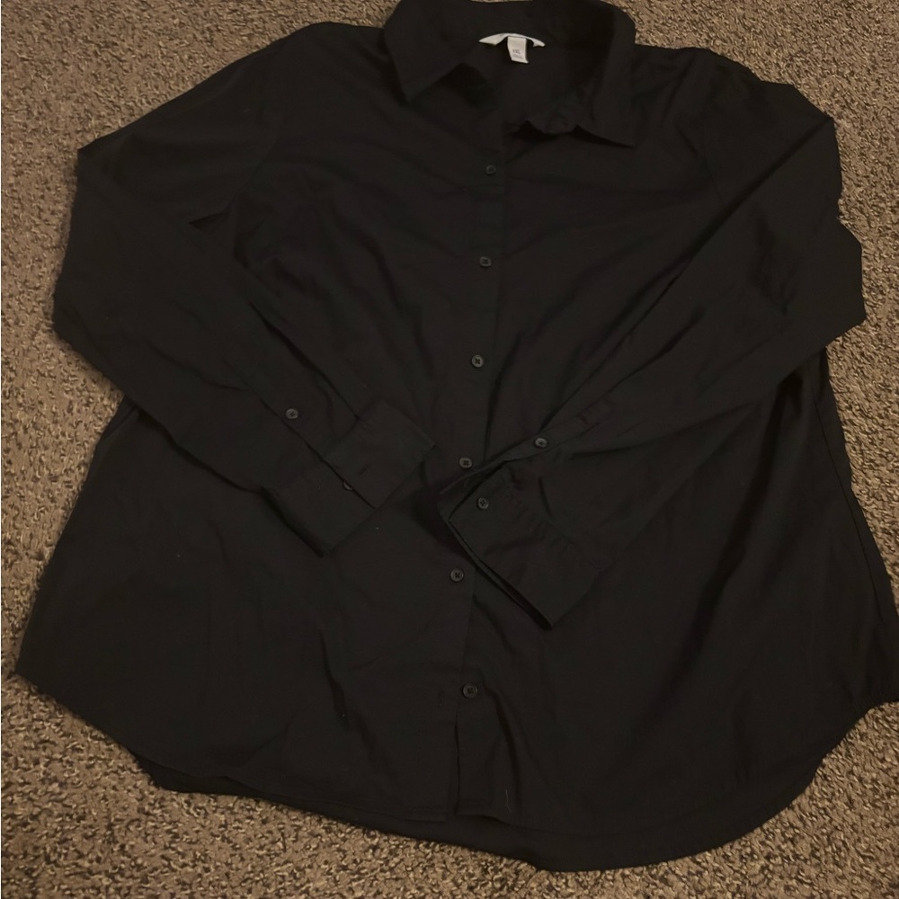 Women’s Black Button downXXL